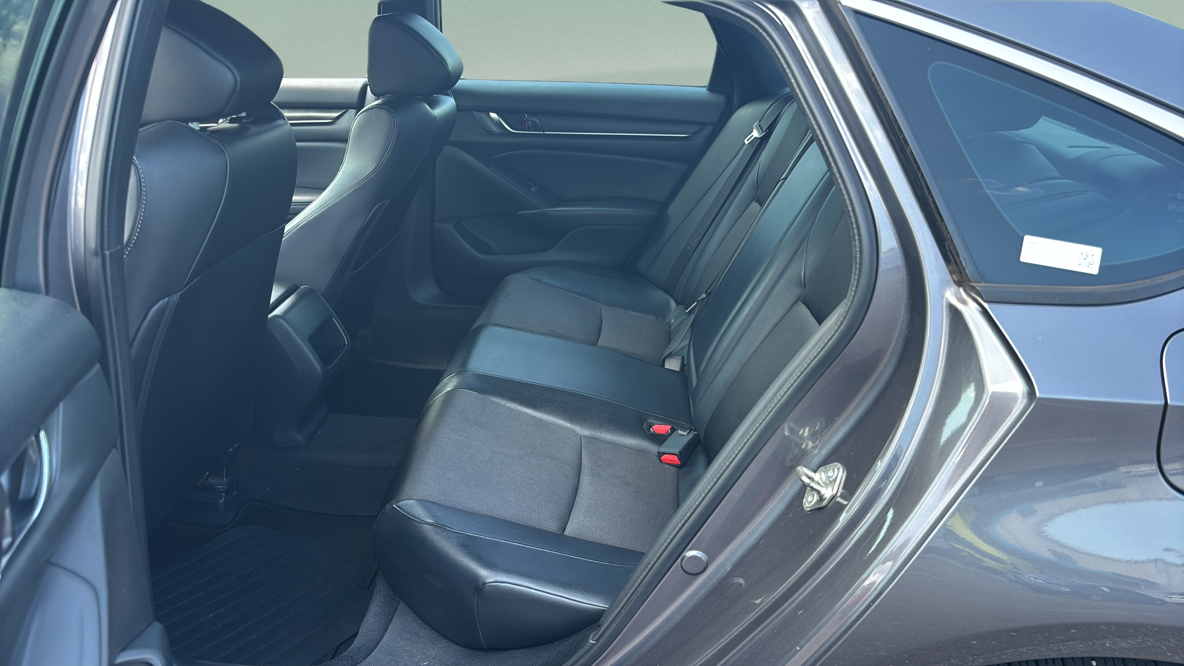 Used 2018 Honda Accord Sport image 10