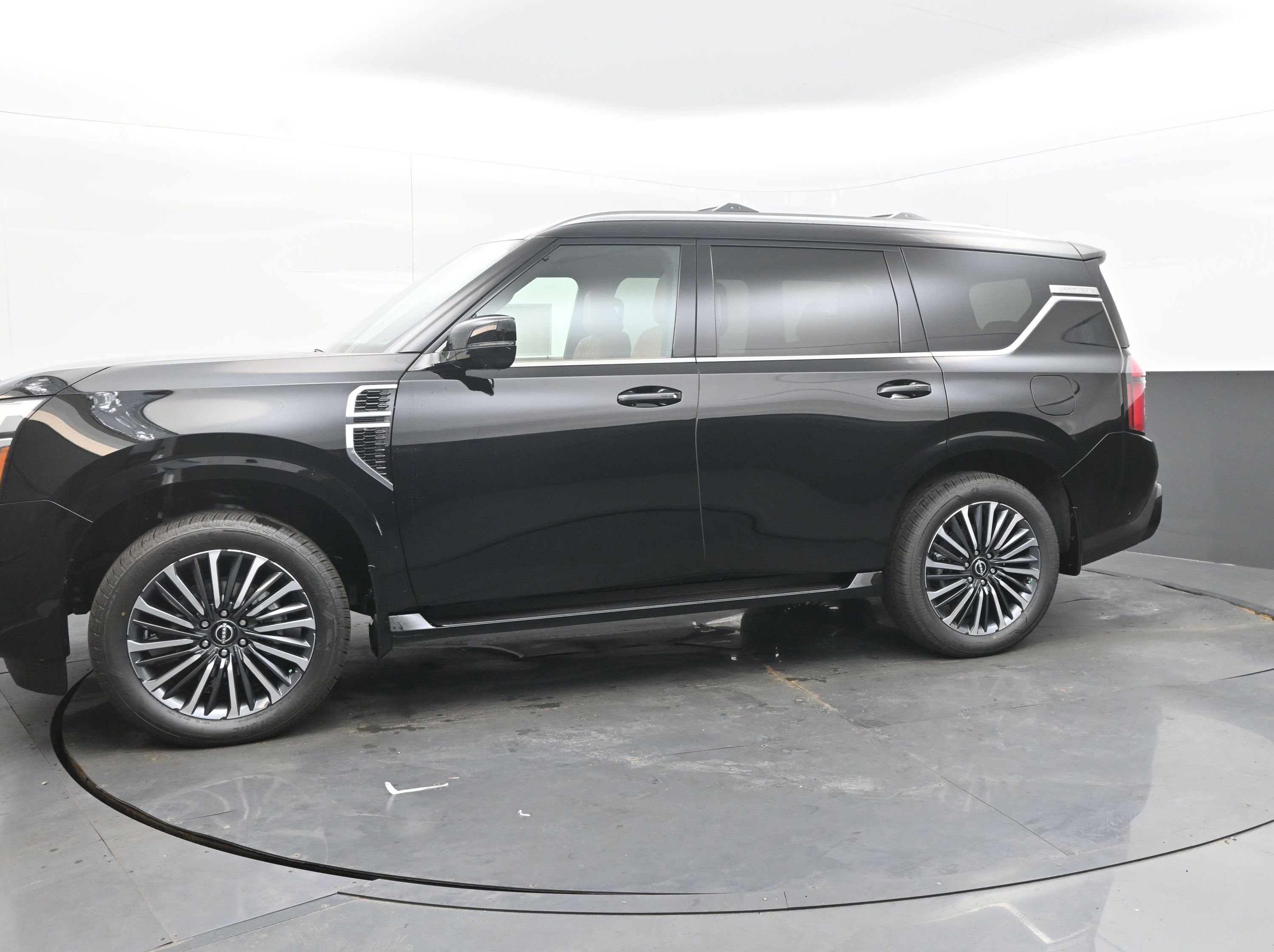 New 2025 Nissan Armada Platinum Reserve image 4