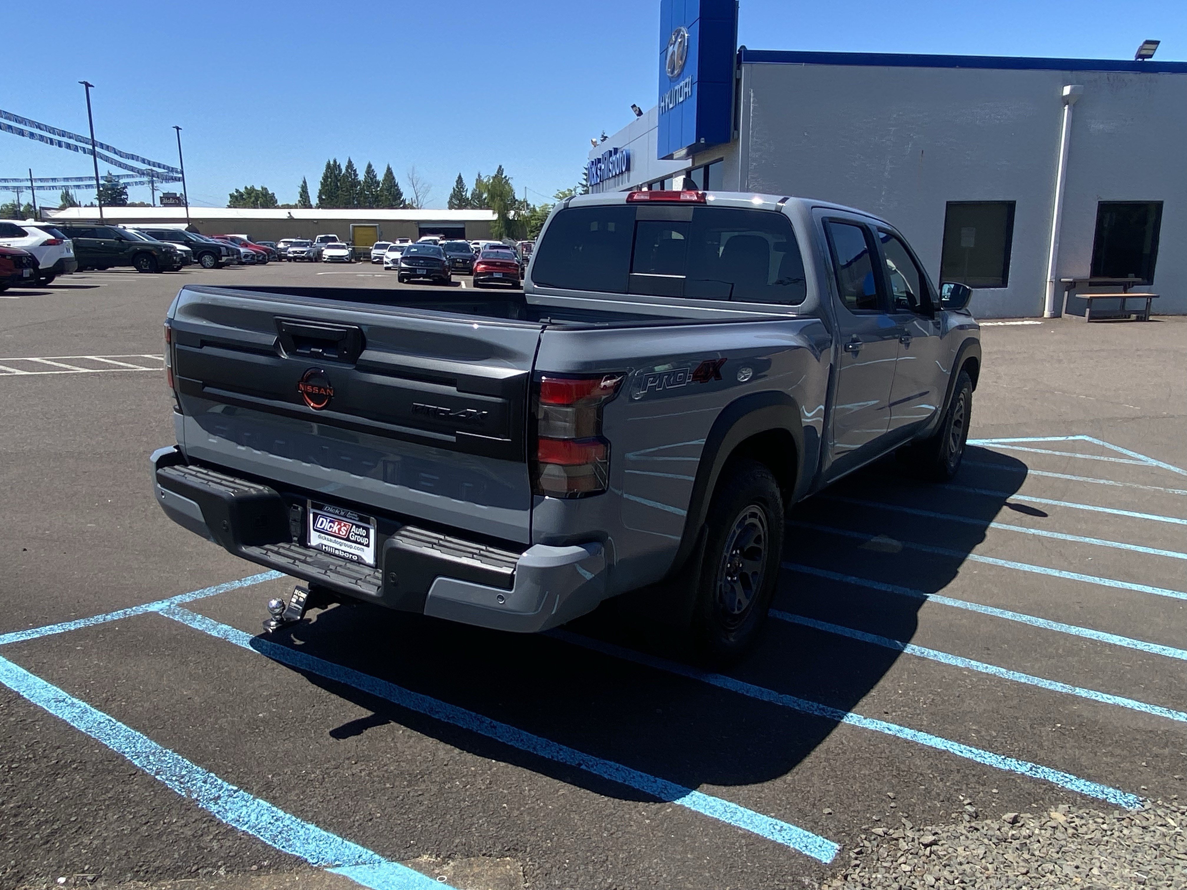 Used 2025 Nissan Frontier PRO-4X AWD/4WD image 5