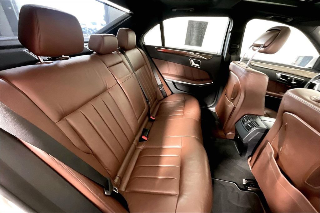 Used 2015 Mercedes-Benz E 400 Sedan image 34