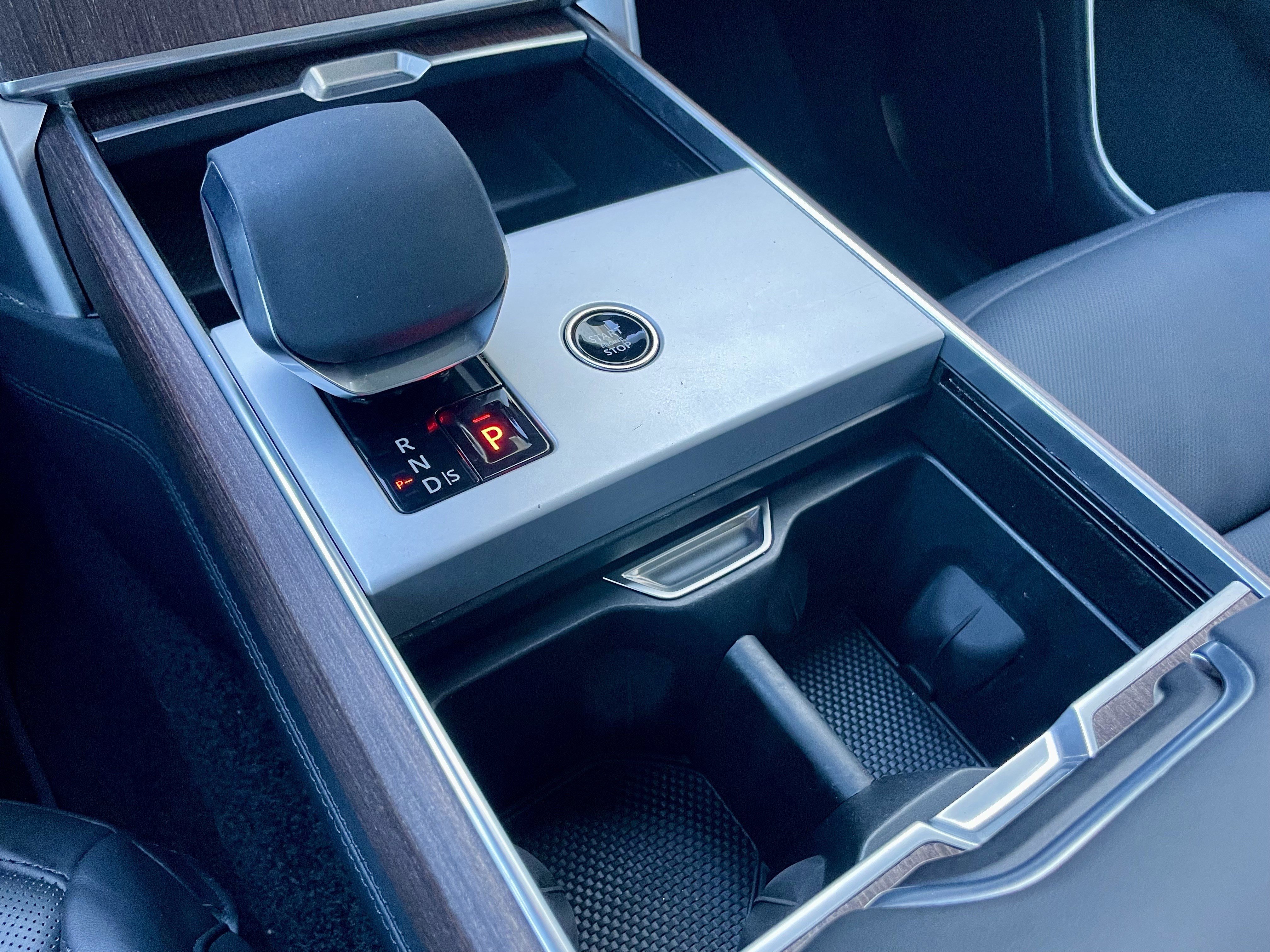 Used 2025 Land Rover Range Rover Long Wheelbase SE image 20