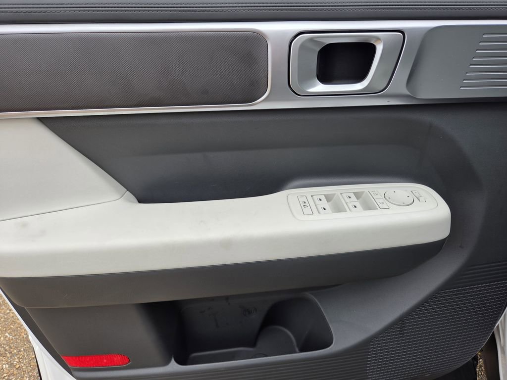 Used 2026 Hyundai Santa Fe SE FWD image 16