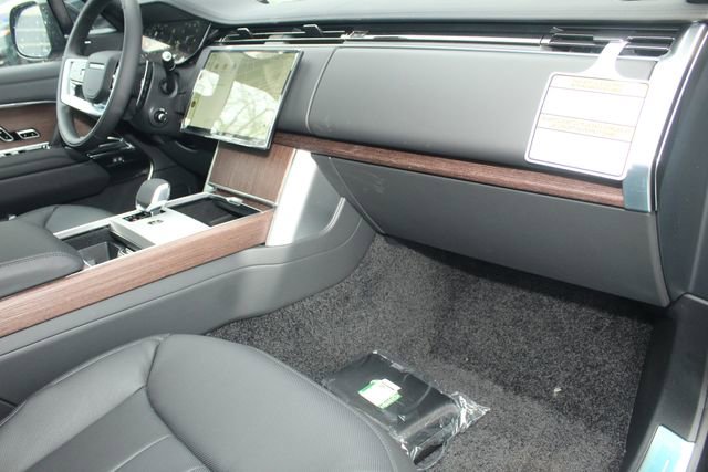 New 2026 Land Rover Range Rover SE image 24