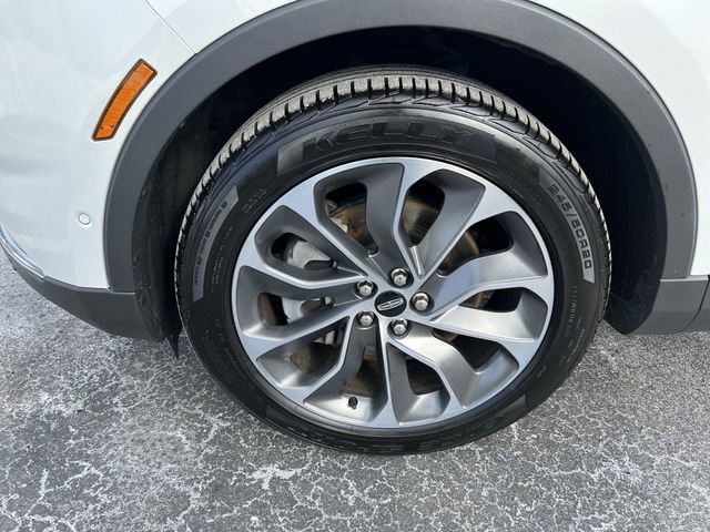 Used 2022 Lincoln Nautilus Reserve w/ Equipment Group 201A image 8