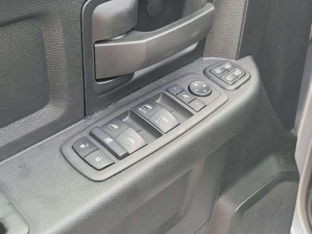 Used 2024 RAM 3500 Tradesman w/ Chrome Appearance Group image 20