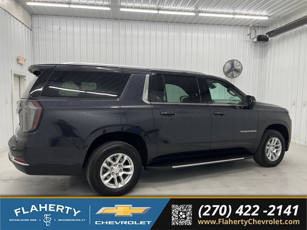 Used 2026 Chevrolet Suburban LT w/ Comfort Package AWD/4WD image 2