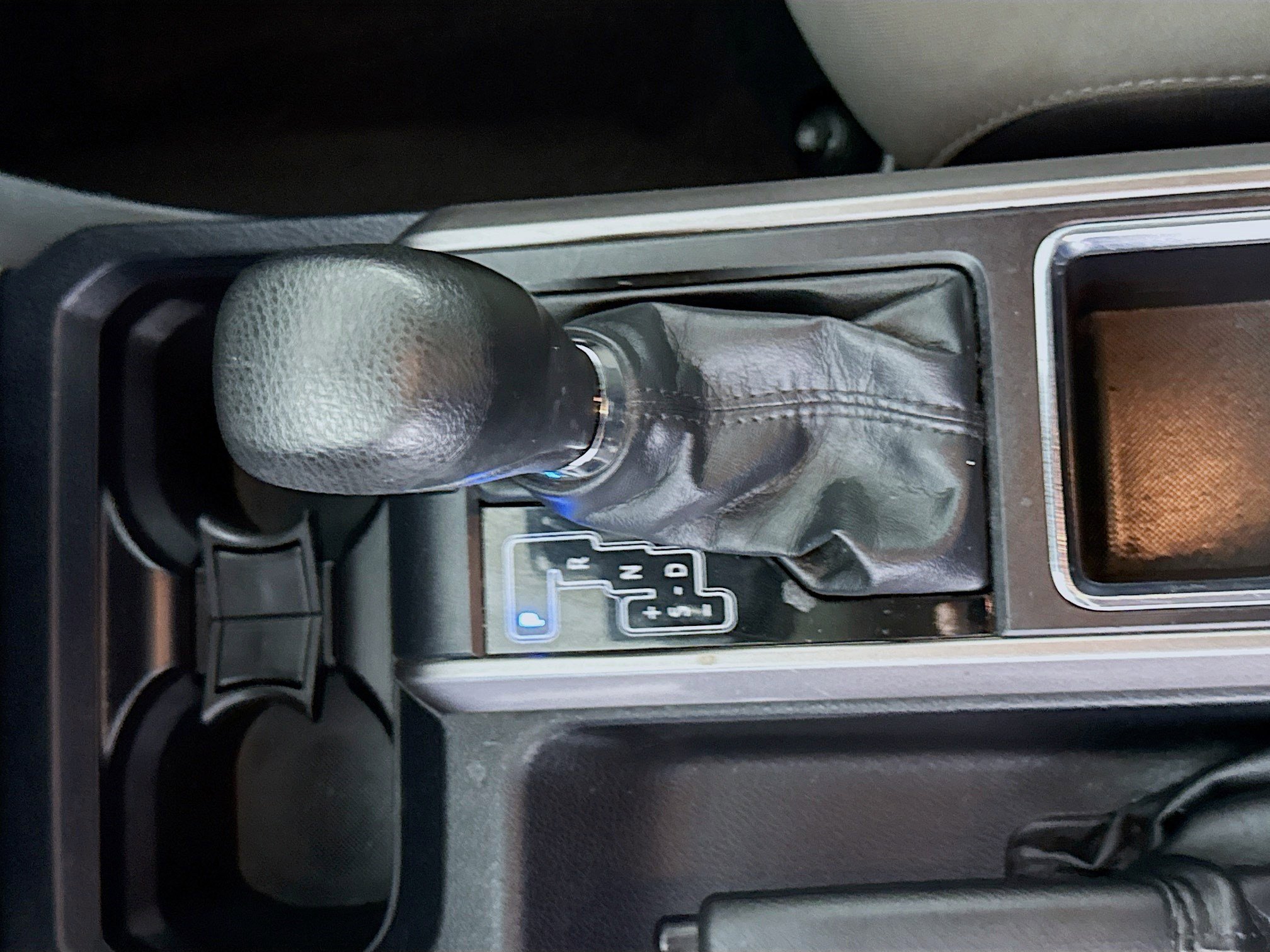 Used 2018 Toyota Tacoma SR5 w/ SR5 Appearance Package (SM) image 20