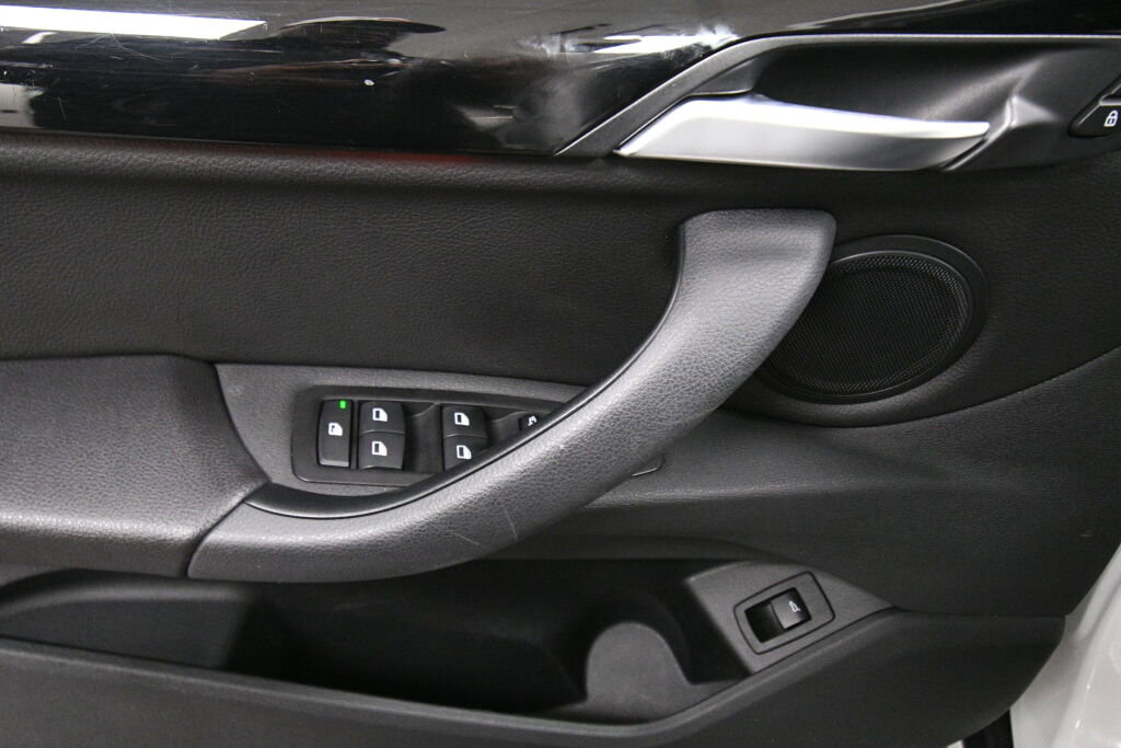 Used 2019 BMW X1 xDrive28i w/ Convenience Package image 12