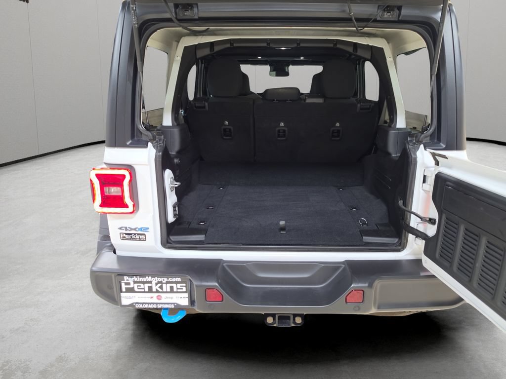 Used 2025 Jeep Wrangler Unlimited Rubicon 4xe w/ Safety Group AWD/4WD image 13