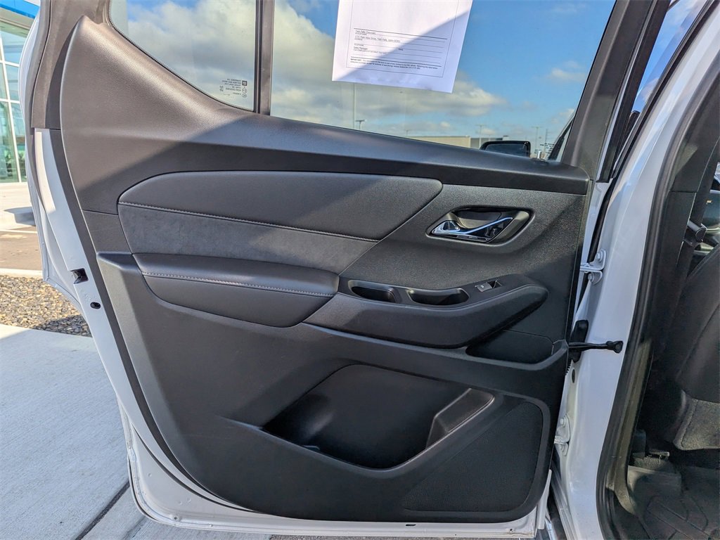 Used 2023 Chevrolet Traverse High Country w/ LPO, 'HIT The Road' Package image 31