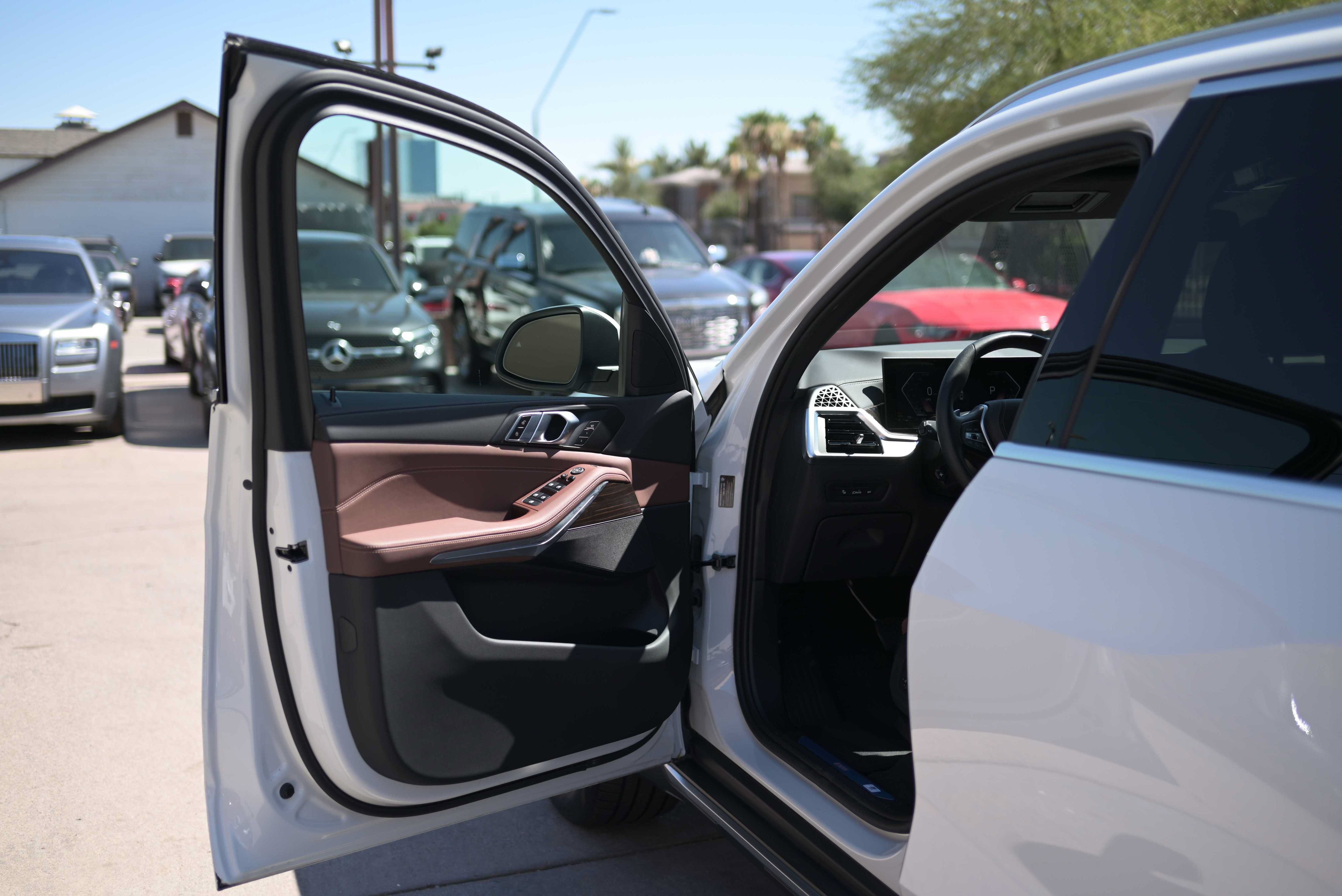 Used 2025 BMW X5 xDrive40i AWD/4WD image 5