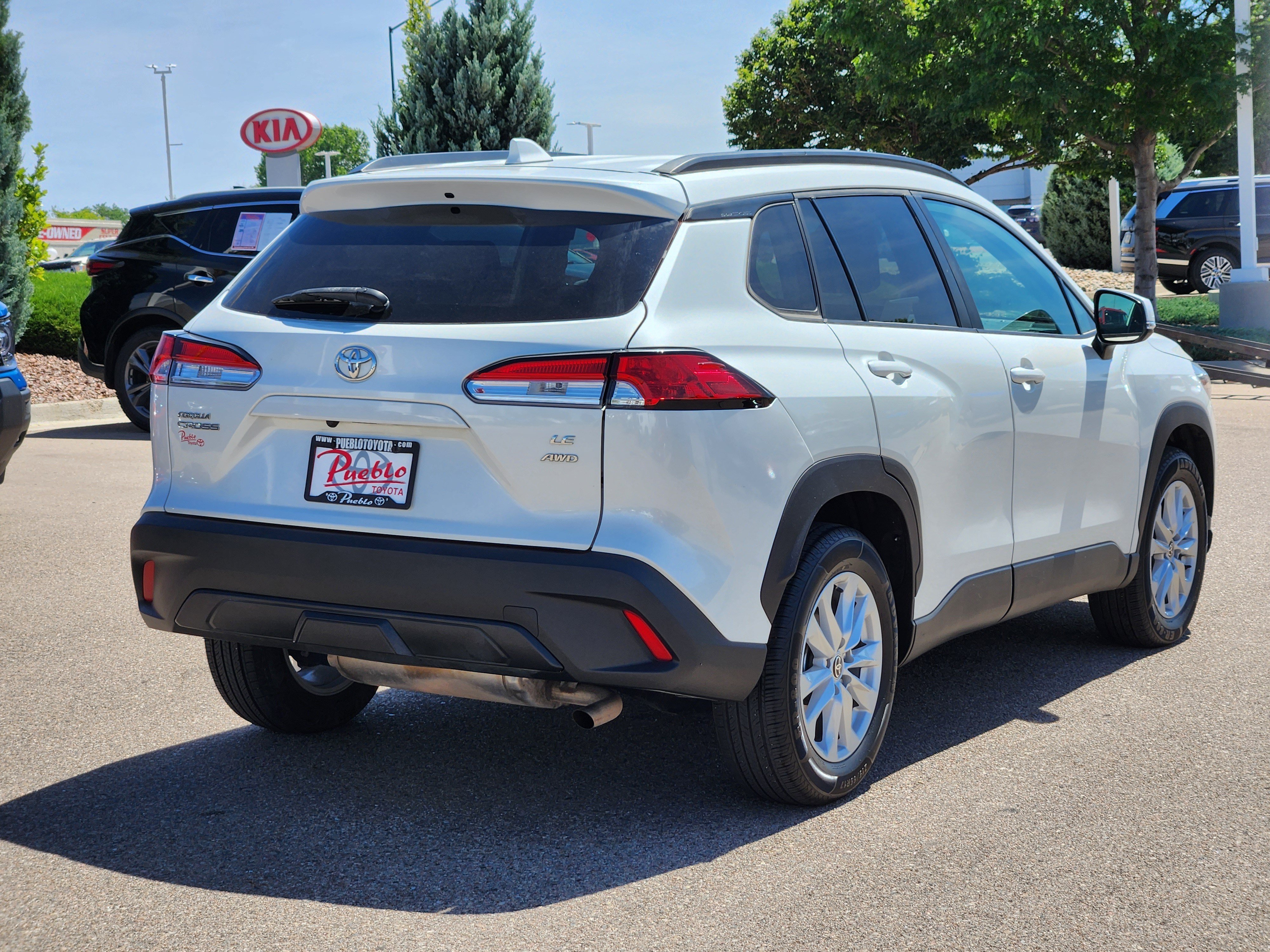 Used 2022 Toyota Corolla Cross LE w/ Moonroof Package AWD/4WD image 3