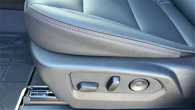 New 2026 Chevrolet Suburban RST image 28