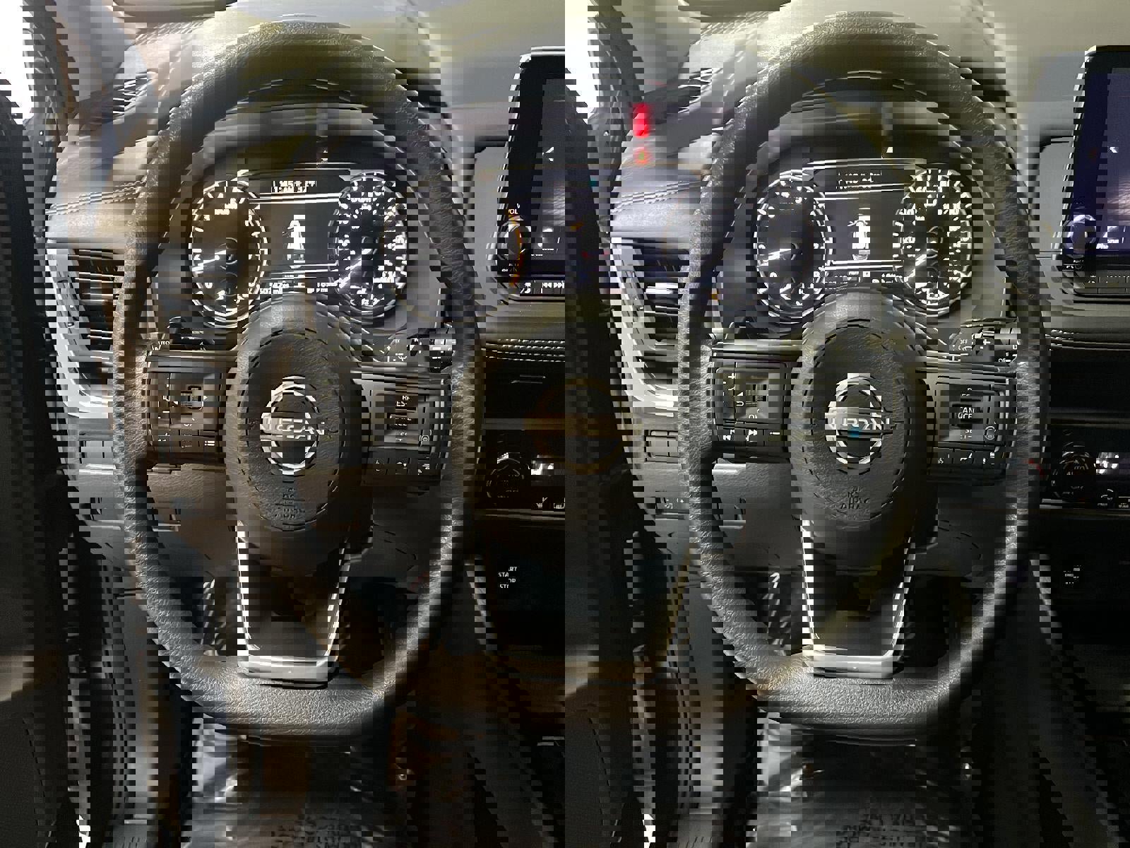 Used 2024 Nissan Rogue SV image 16