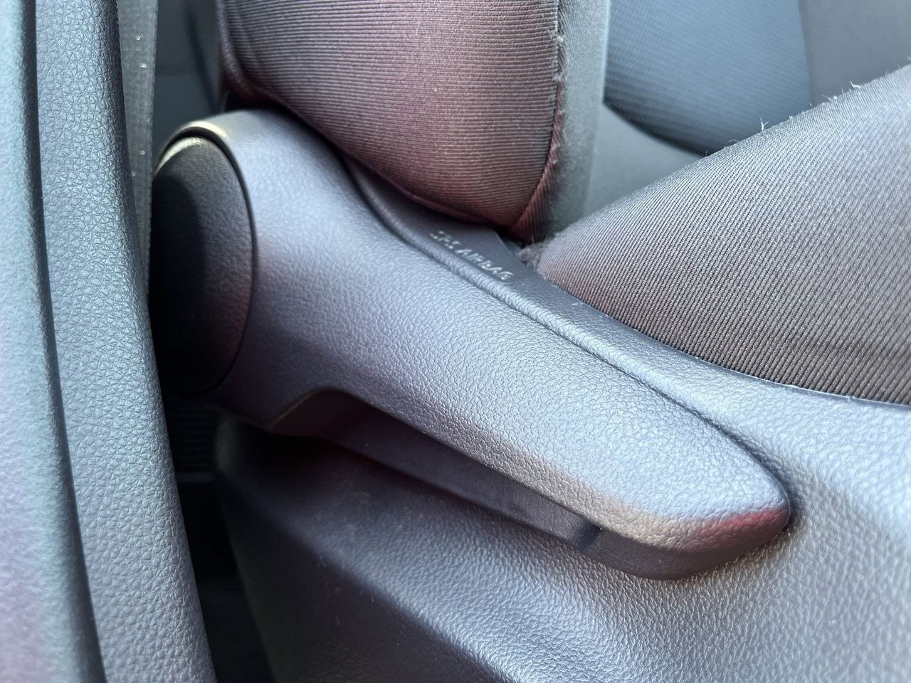Used 2025 Toyota RAV4 LE AWD/4WD image 25