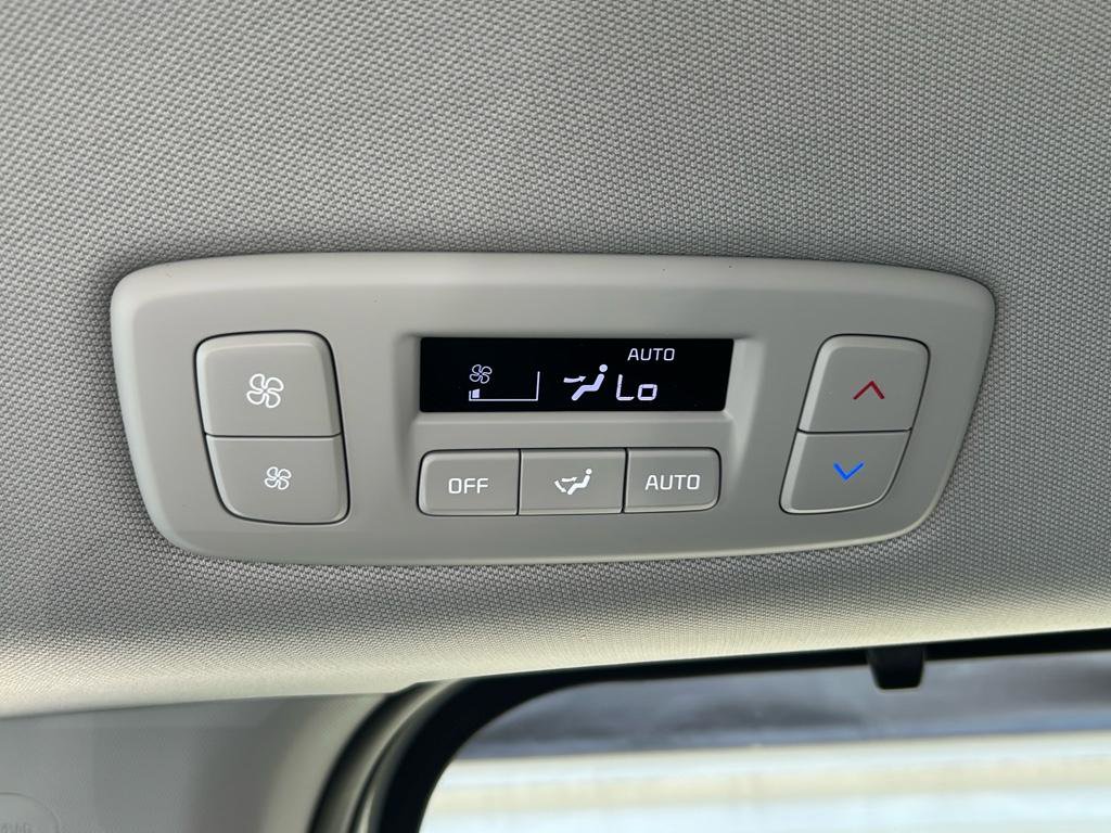 New 2026 Kia Carnival EX image 16