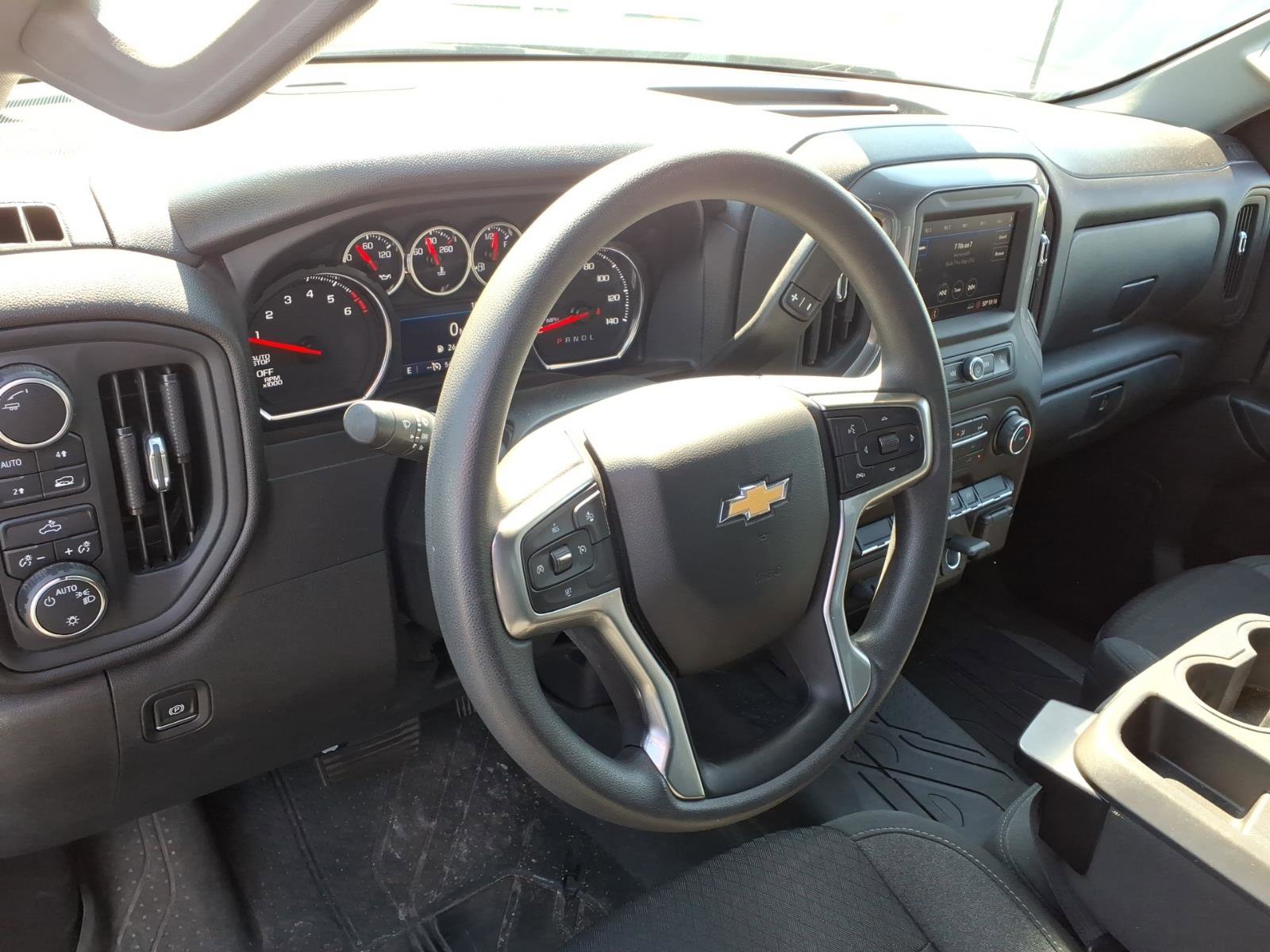 Used 2022 Chevrolet Silverado 1500 Custom w/ Safety Confidence Package image 9