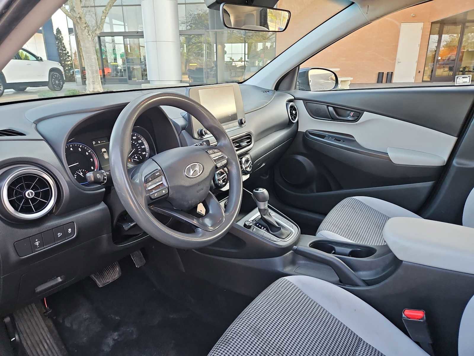 Used 2022 Hyundai Kona SE image 10