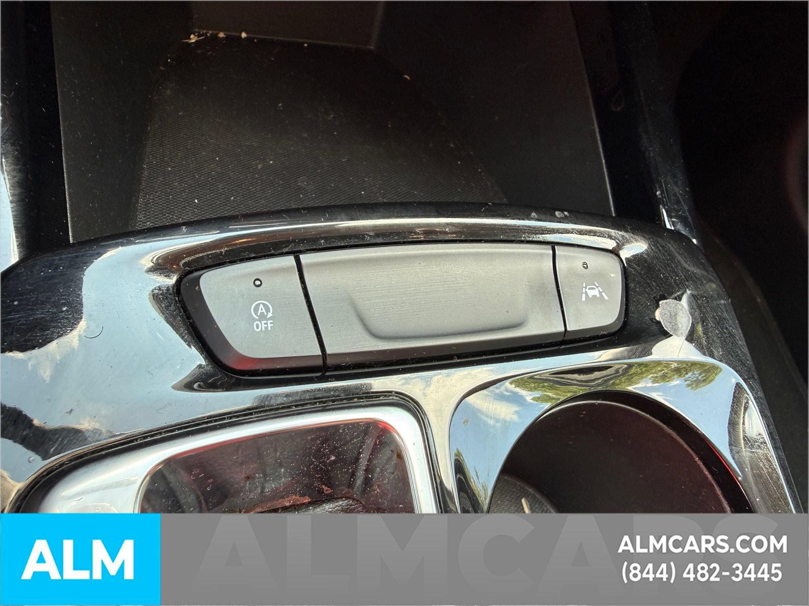 Used 2025 Chevrolet Trax LT FWD image 21