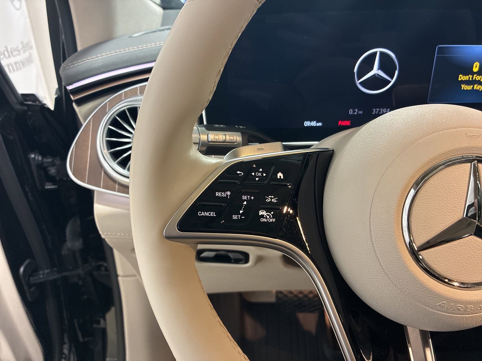 Used 2023 Mercedes-Benz EQS 450+ 4MATIC SUV image 17