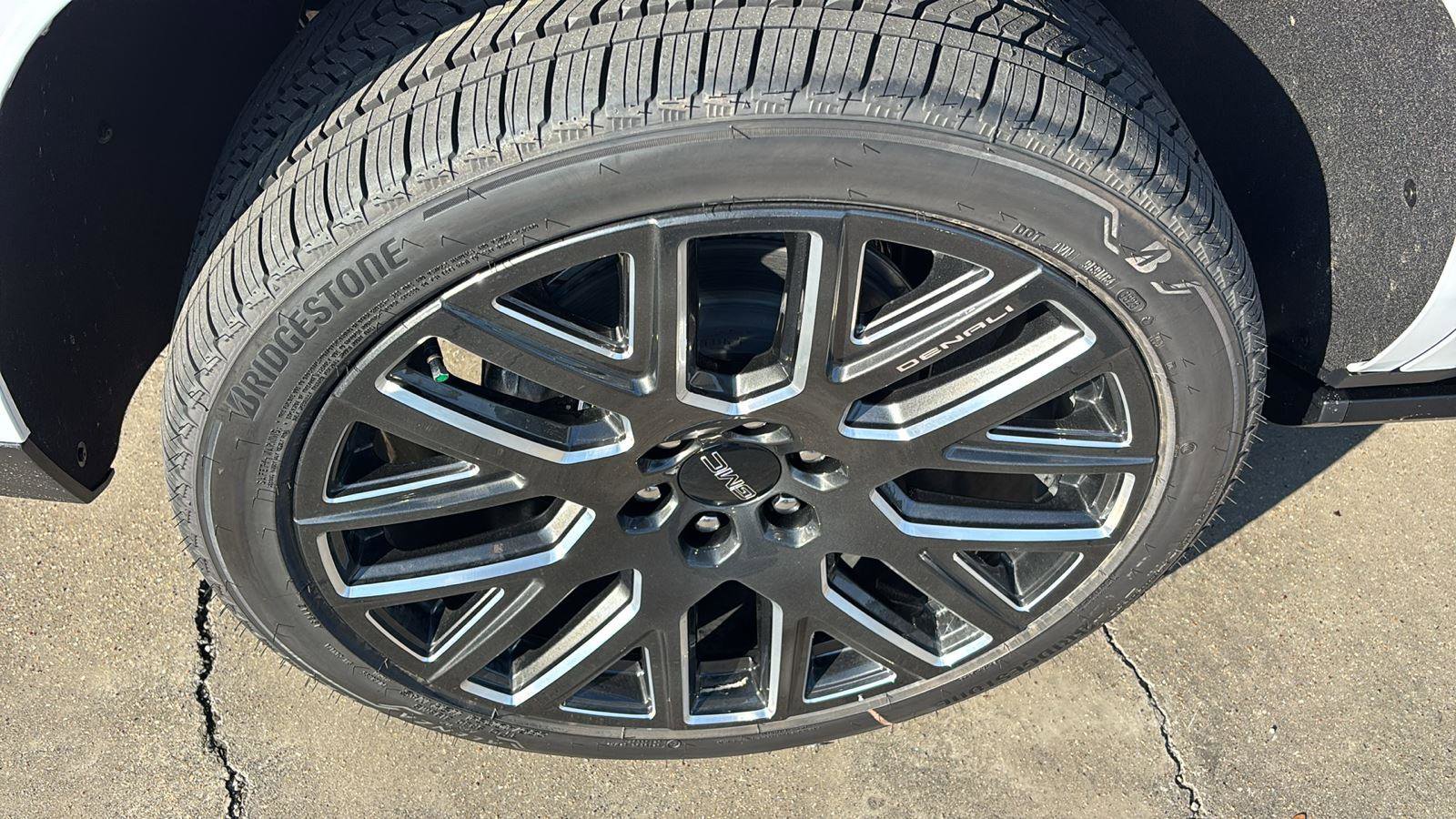 New 2026 GMC Yukon Denali Ultimate image 10