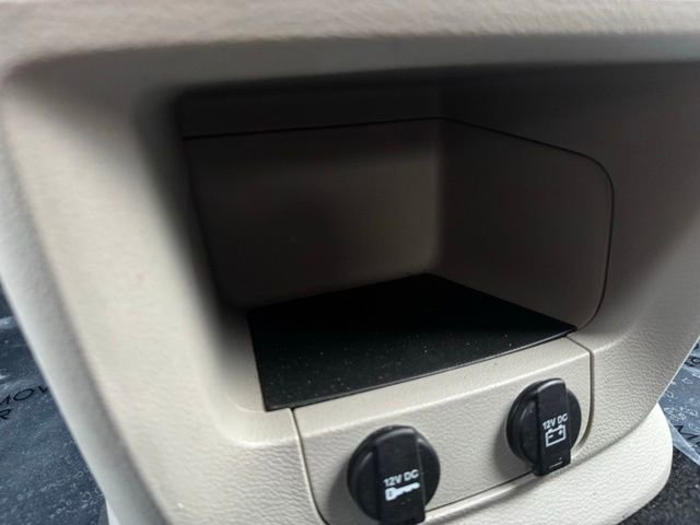 Used 2019 Dodge Grand Caravan SE w/ UConnect Hands-Free Group image 16