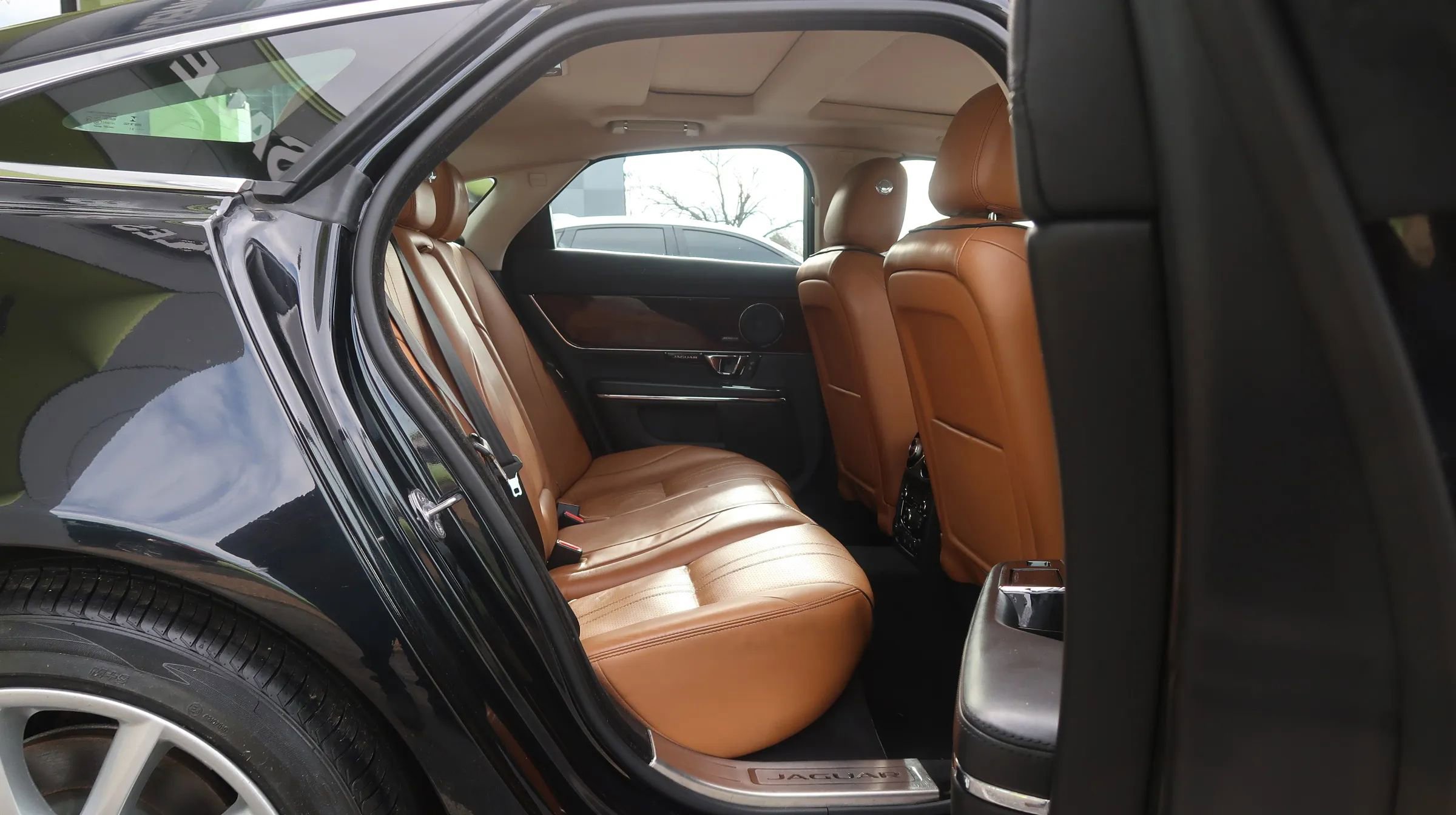 Used 2016 Jaguar XJ R-Sport AWD/4WD image 18
