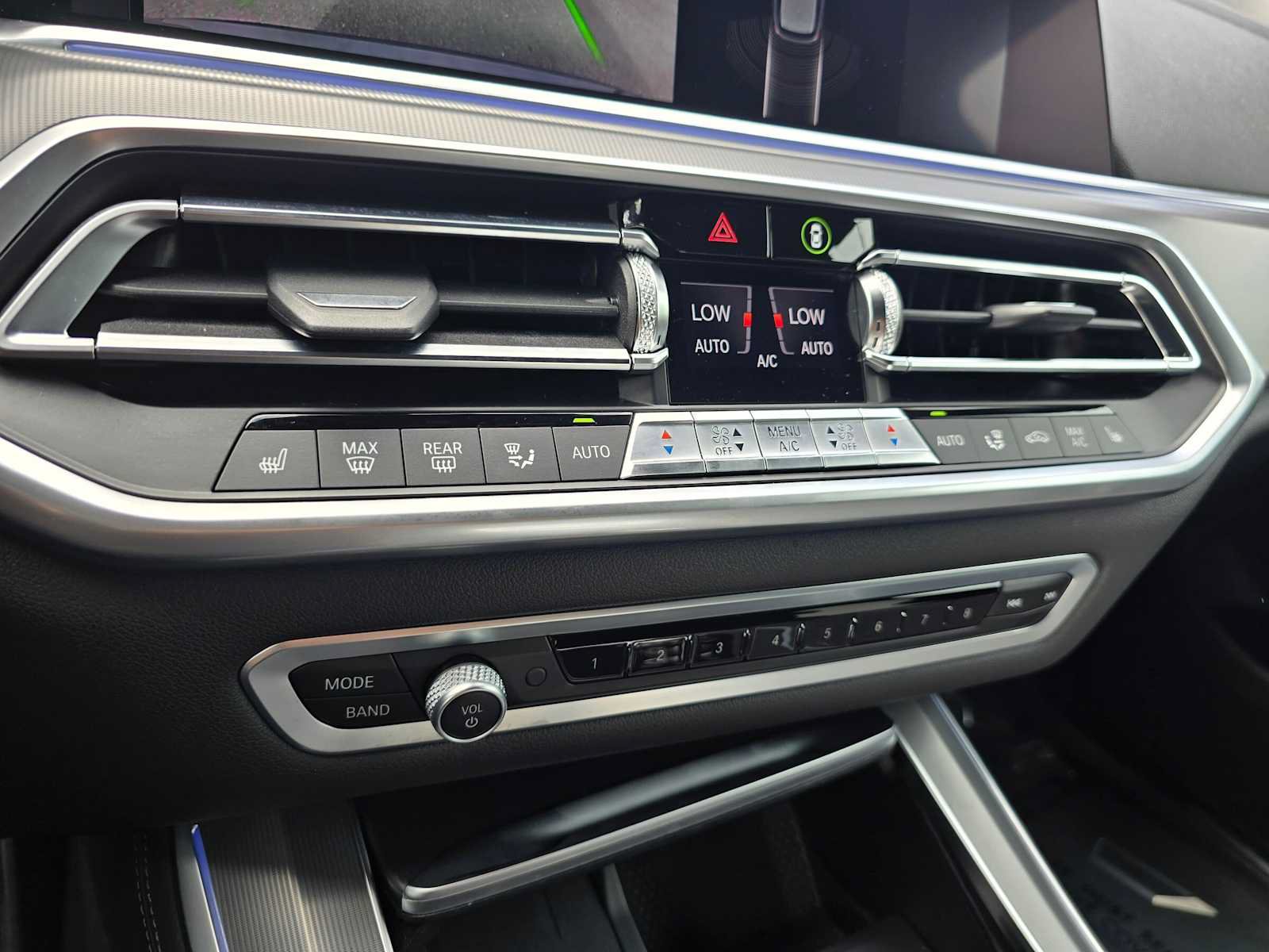 Used 2019 BMW X5 xDrive40i w/ M Sport Package AWD/4WD image 29