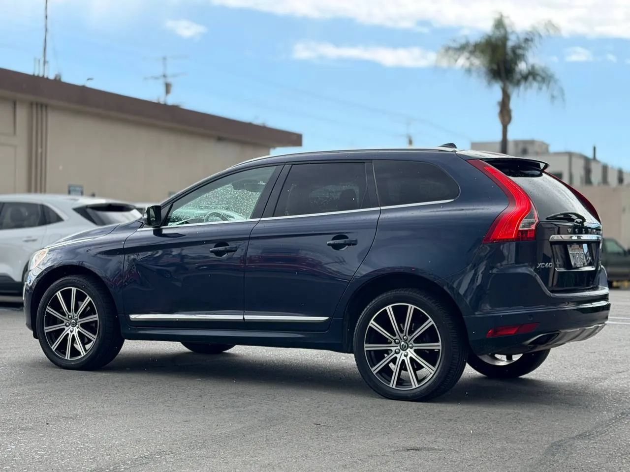 Used 2015 Volvo XC60 T5 AWD/4WD image 10