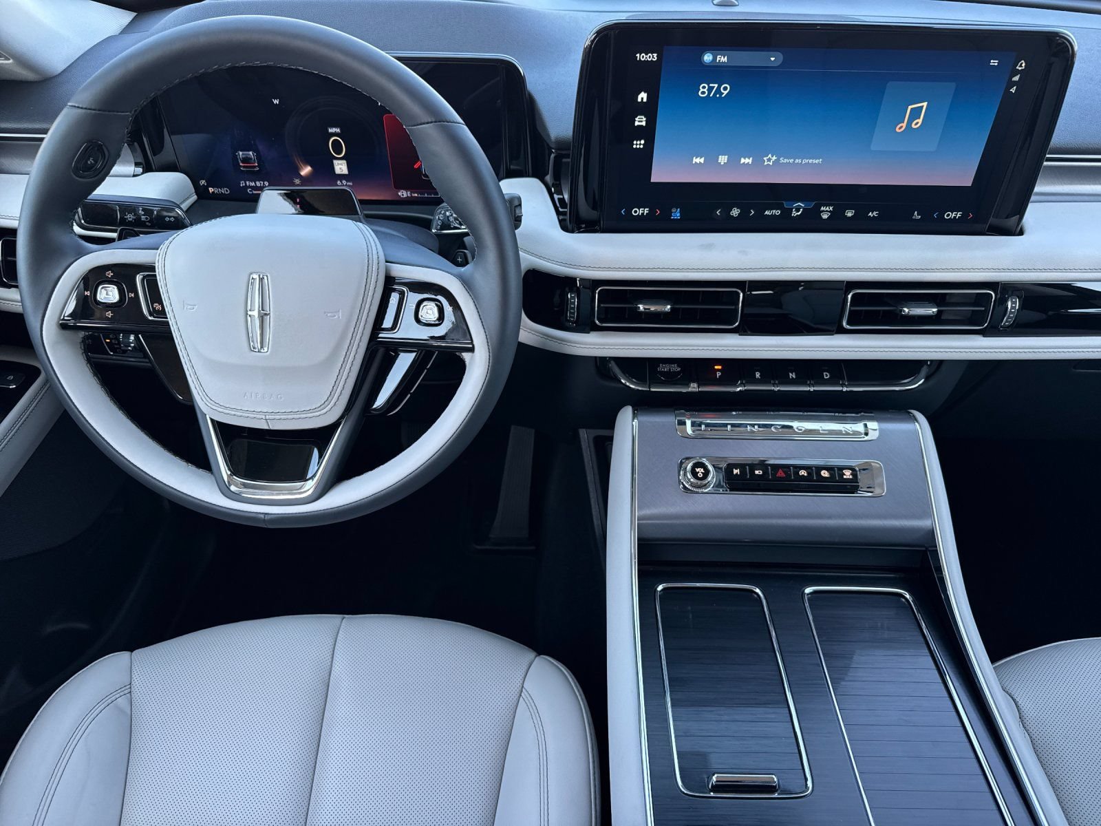 New 2026 Lincoln Aviator 2WD image 13