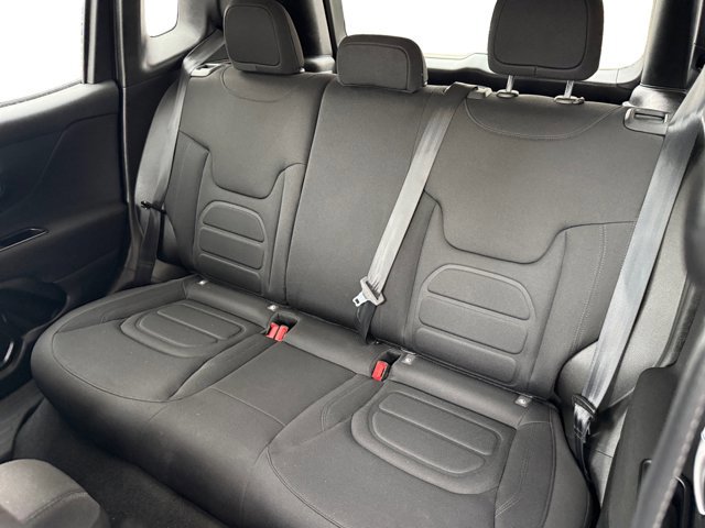 Used 2021 Jeep Renegade Latitude AWD/4WD image 11