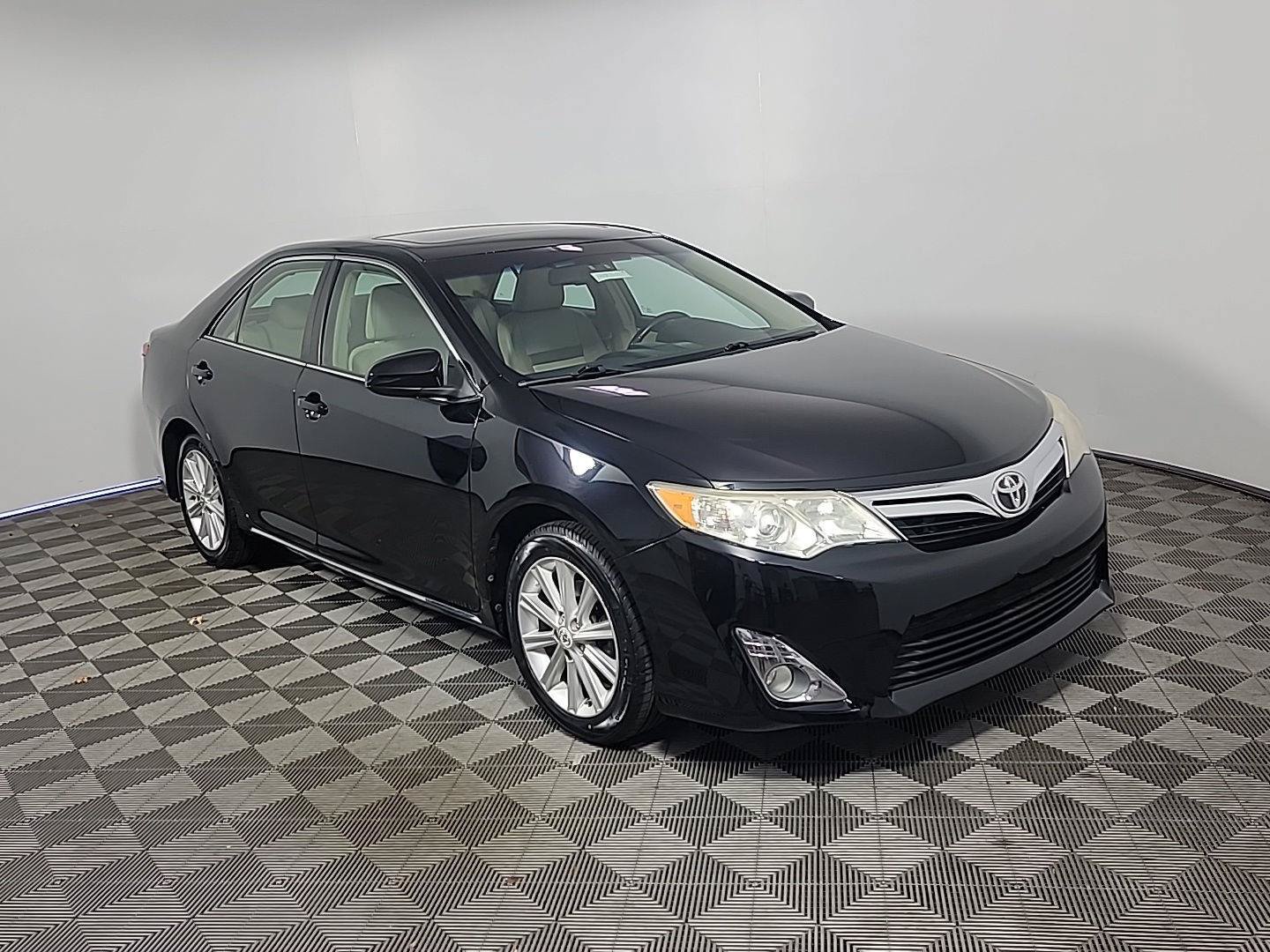Used 2012 Toyota Camry XLE w/ Leather Pkg