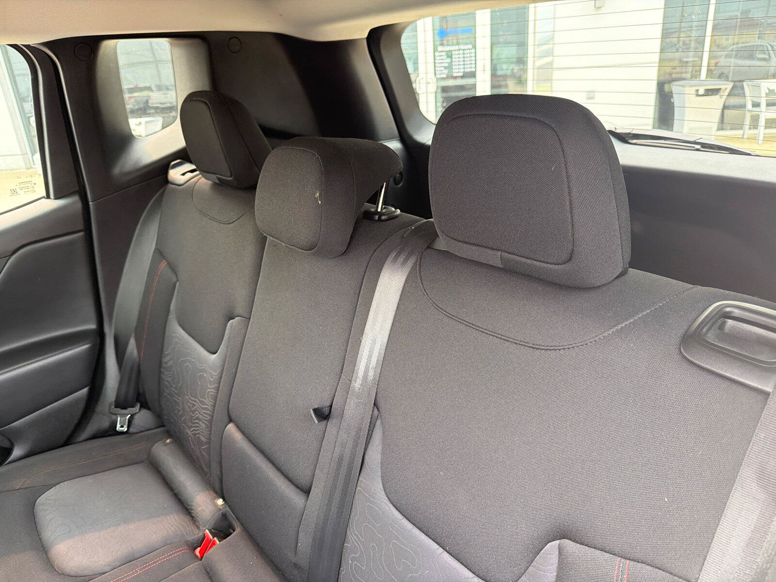Used 2019 Jeep Renegade Trailhawk AWD/4WD image 18