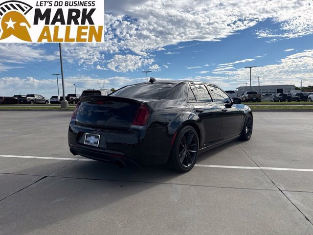 Used 2023 Chrysler 300 C RWD image 5