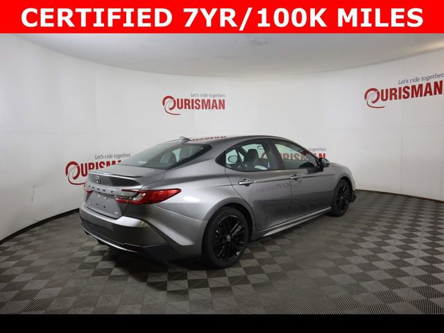 Used 2025 Toyota Camry SE FWD image 9