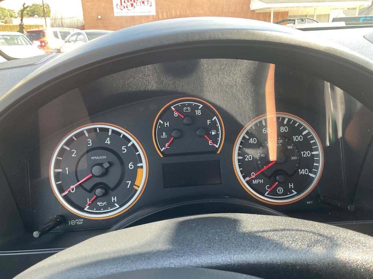 Used 2013 Nissan Titan SV w/ SV Premium Utility Pkg RWD image 16