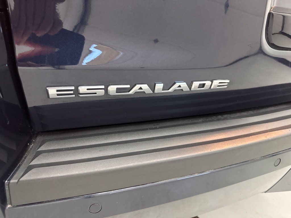 Used 2019 Cadillac Escalade Premium Luxury AWD/4WD image 13