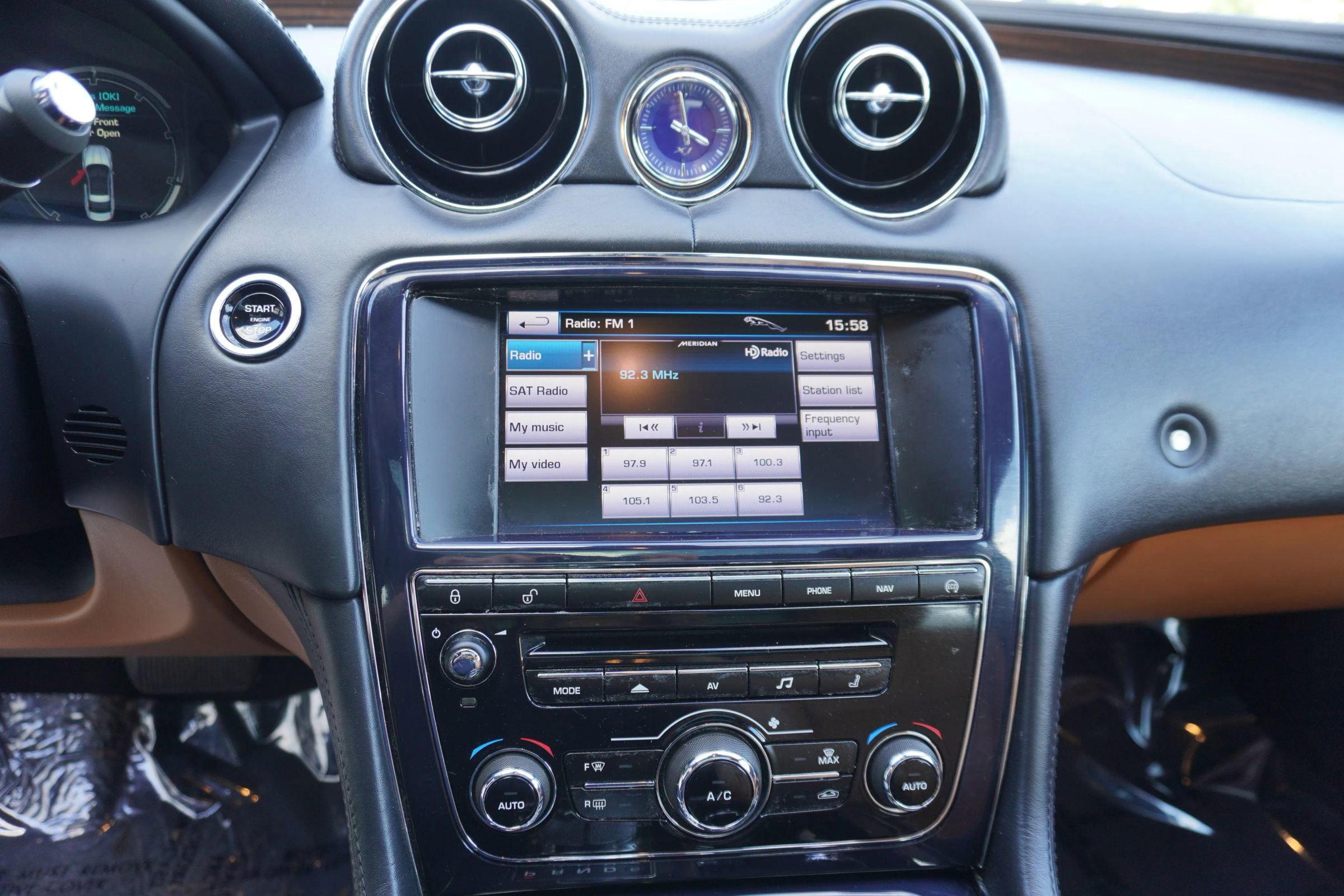 Used 2013 Jaguar XJ L Portfolio AWD/4WD image 17