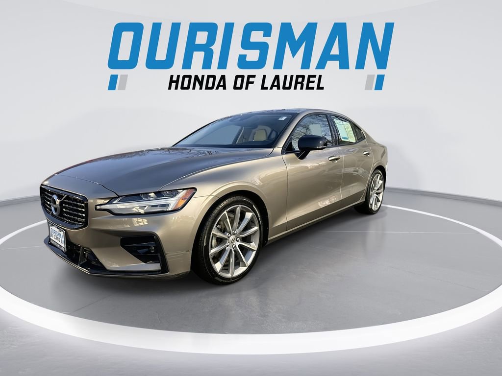 Used 2021 Volvo S60 T5 Momentum w/ Premium Package image 5