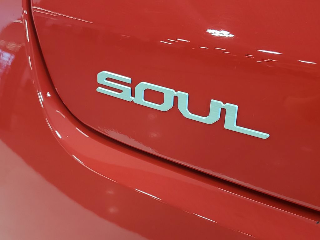 Certified 2025 Kia Soul LX w/ LX Technology Package FWD image 8
