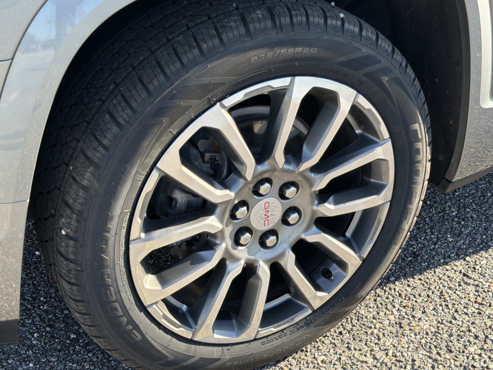 Used 2023 GMC Acadia Denali w/ Denali Ultimate Package image 10