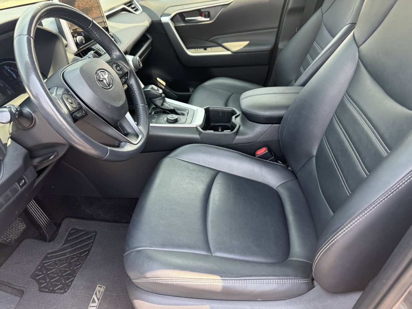 Used 2023 Toyota RAV4 XLE Premium AWD/4WD image 11