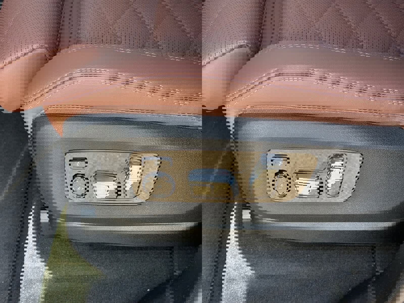 New 2026 BMW X5 xDrive40i w/ M Sport Package image 11