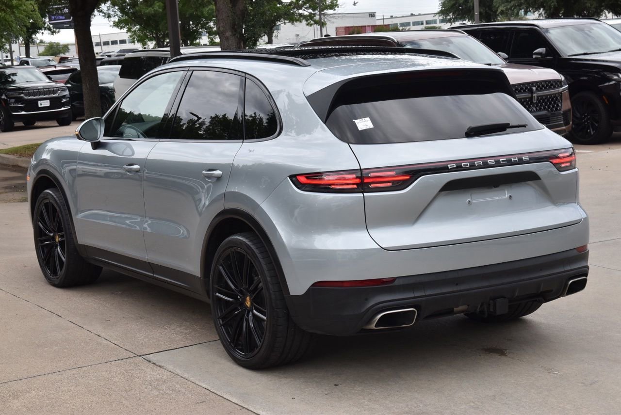 Used 2022 Porsche Cayenne AWD/4WD image 10