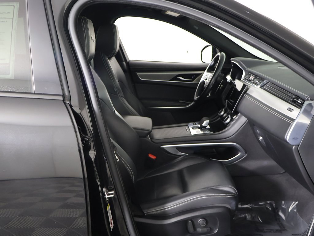 Used 2024 Jaguar F-PACE R-Dynamic S image 29
