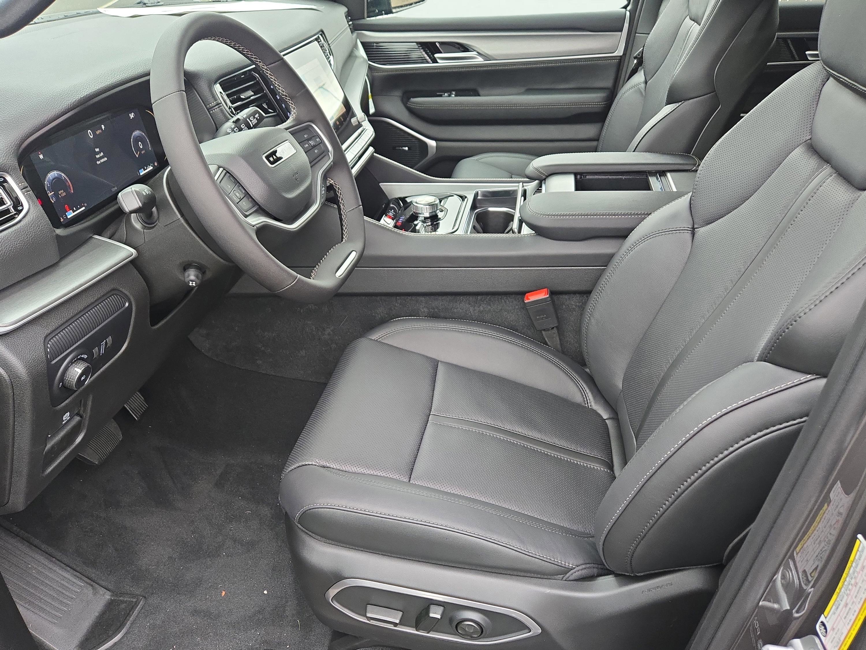 New 2025 Jeep Wagoneer L Series II w/ Premium Group I image 15