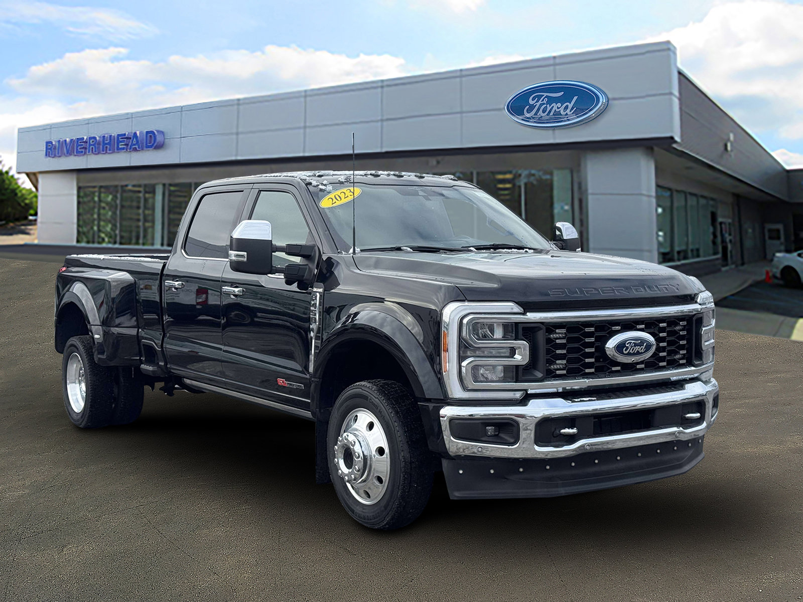 Used 2023 Ford F450 King Ranch w/ Chrome Package image 2