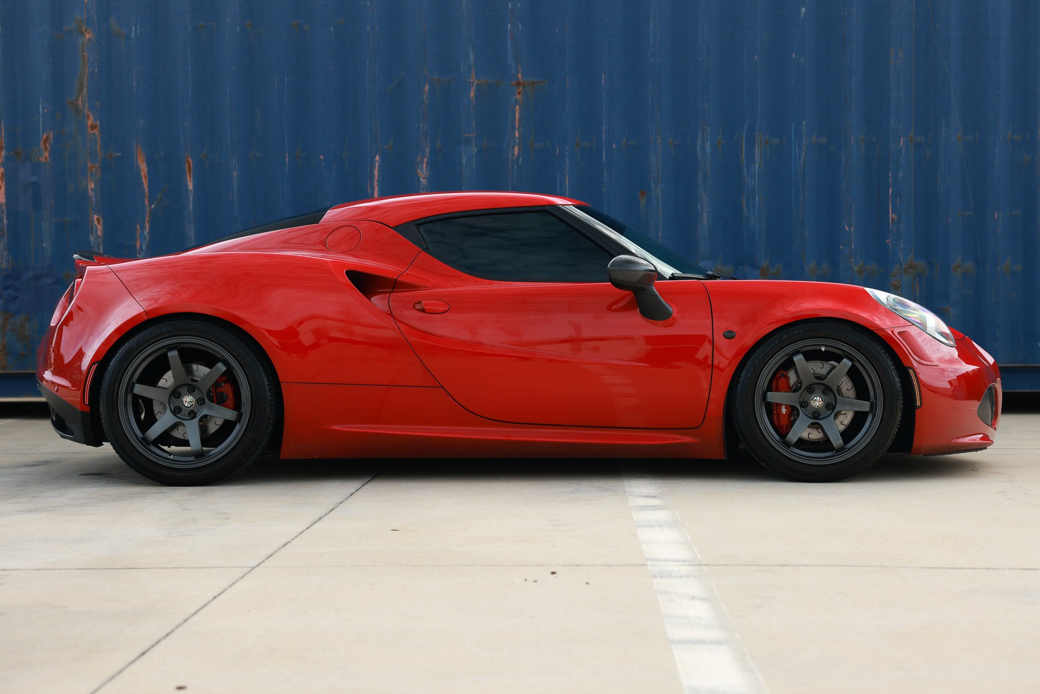 Used 2015 Alfa Romeo 4C Launch Edition w/ Convenience Group RWD image 17