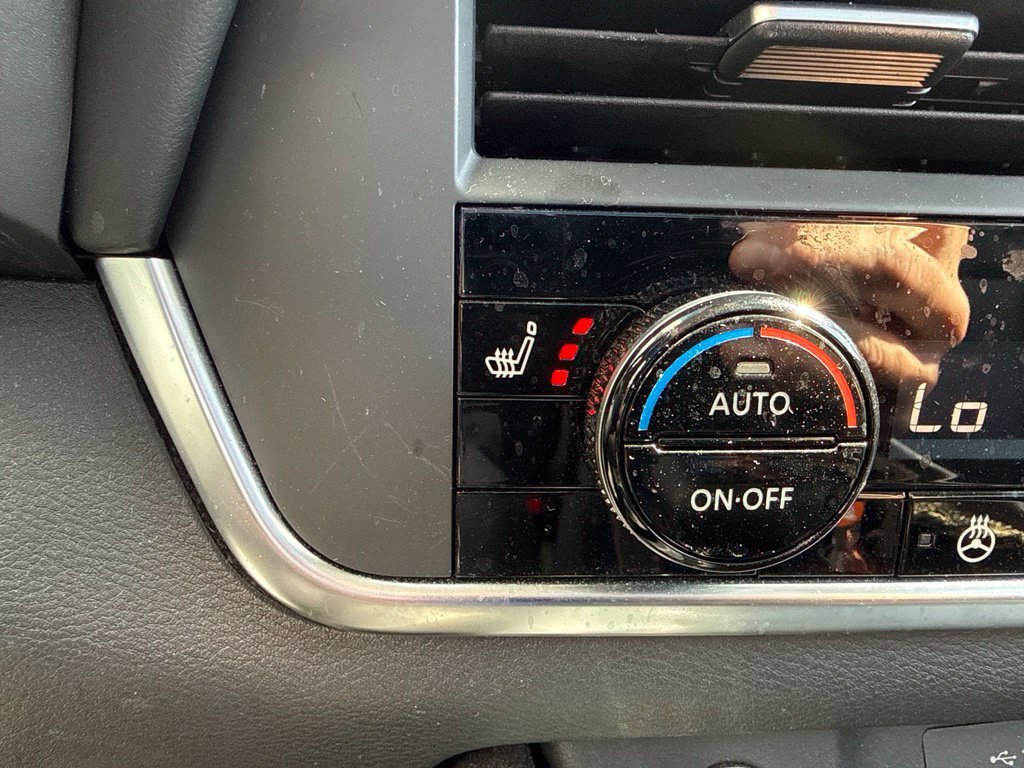 Used 2023 Nissan Rogue SV w/ SV Premium B Package AWD/4WD image 15
