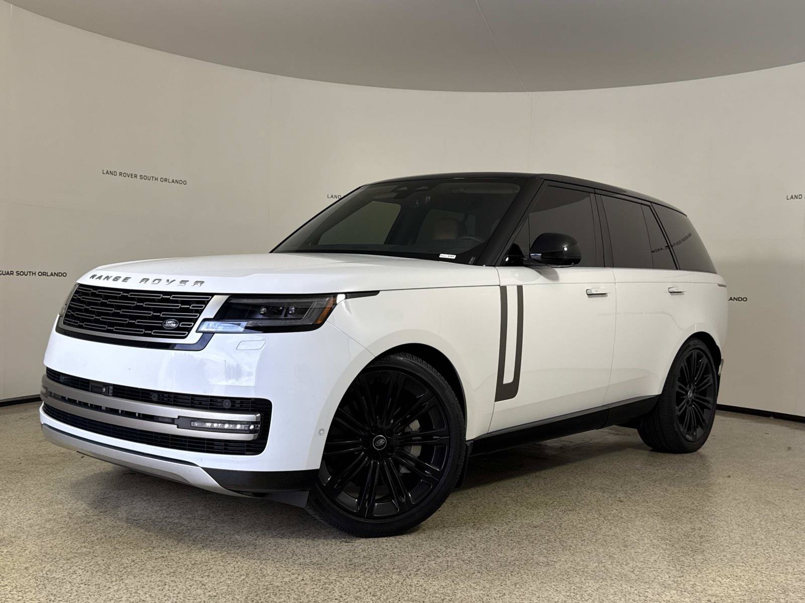 Used 2025 Land Rover Range Rover SE
